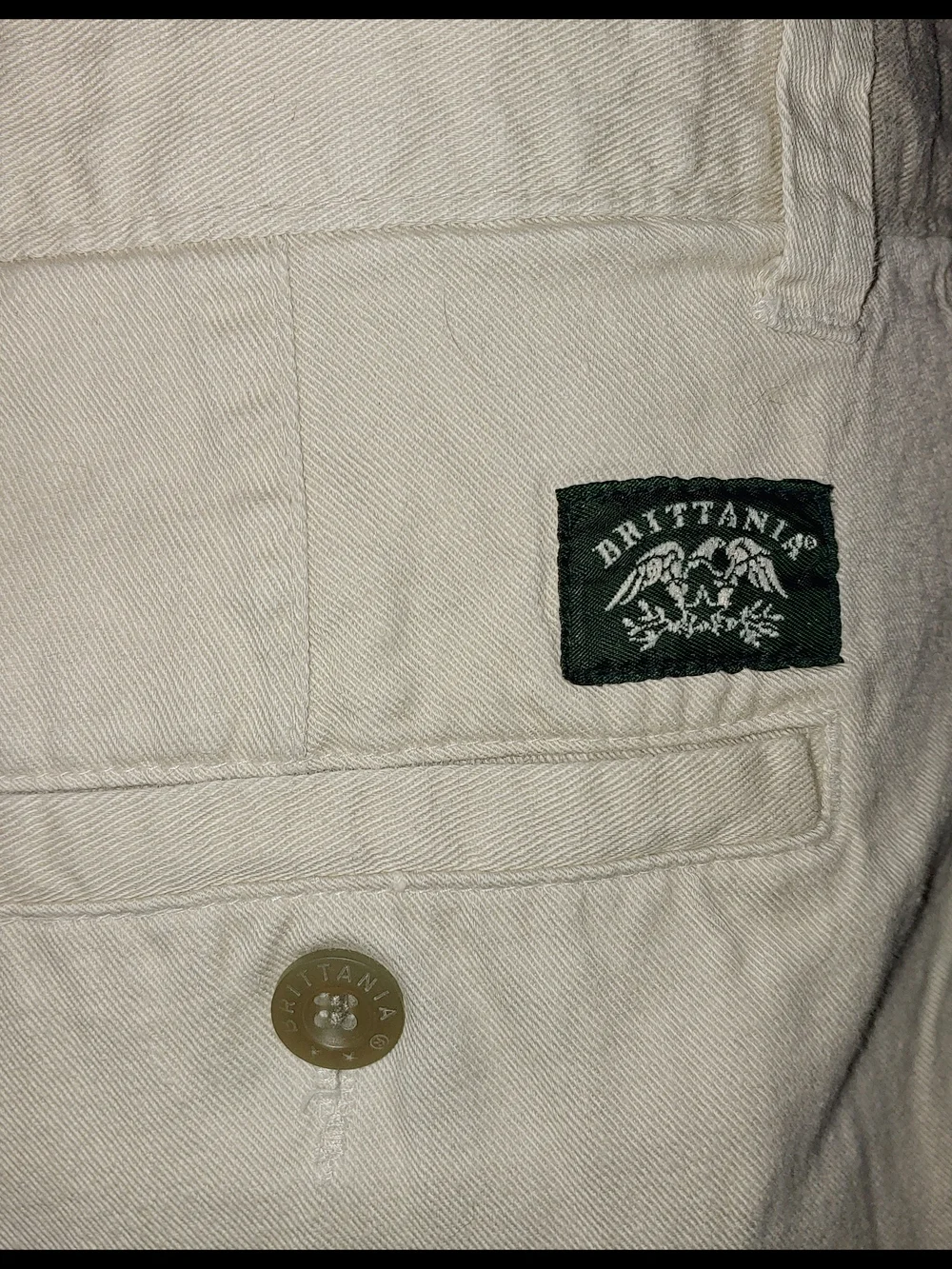 Classic Britania Pleated Chino Shorts - Cream - Picture 4 of 4